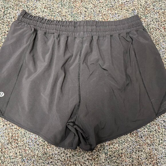 lululemon hotty hot shorts size 10 - Picture 2 of 2